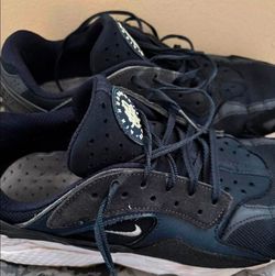 Nike Air Huarache Navy Blue Sneakers