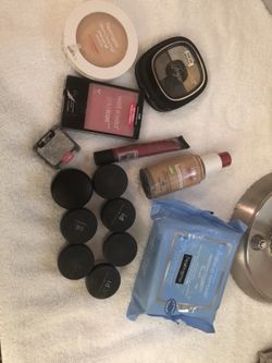 Makeup + makeup remover wipes