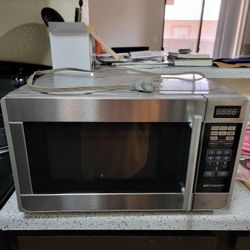 Emerson Microwave Oven