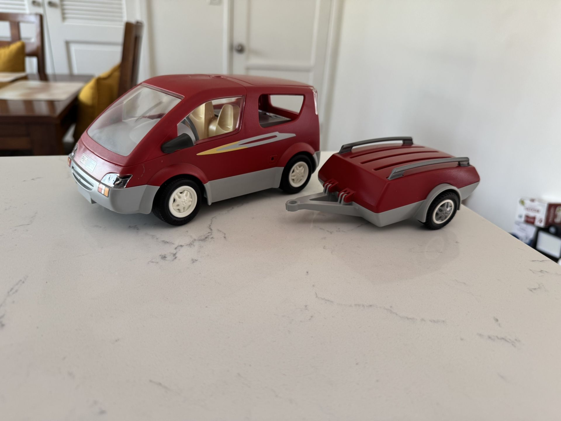 Playmobil Family Van and Trailer Bordeaux 3213 with RC Mid Unit Toy Car