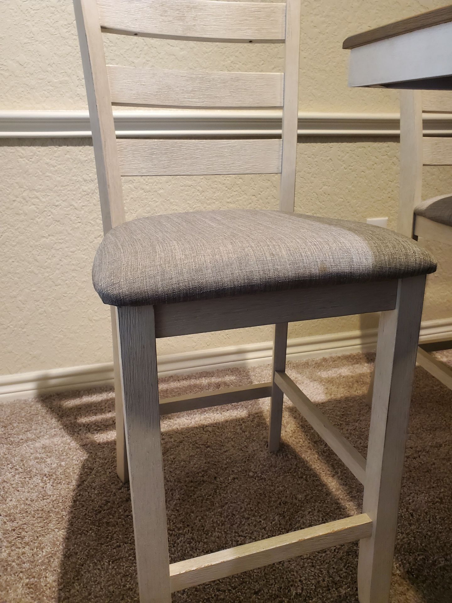 Great condition kitchen table.