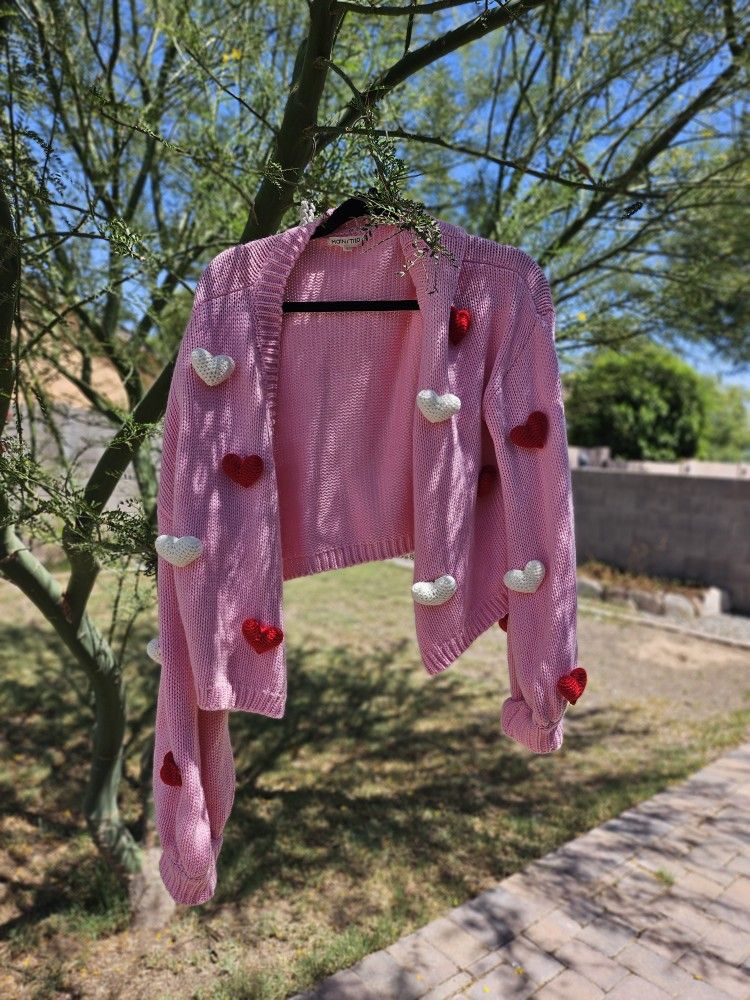 Cropped Pink Cardigan with 3D Hearts (L)