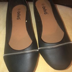 AVIVA Ladies flats NEW Size 9M