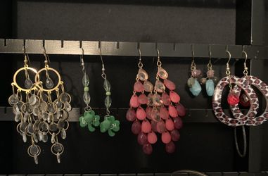 Earrings 