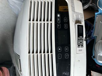 2 A/C Delonghi for sale