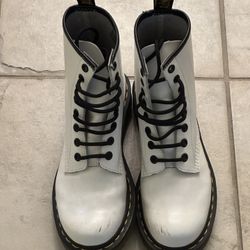 Doc Dr. Martens Air Wair Soft White Leather Combat Boots Women’s Sz 6