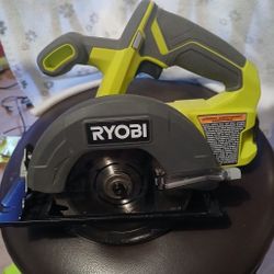 RYOBI
ONE+ 18V Cordless 5 1/2 in. Circular Saw (Tool Only)