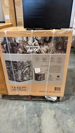 Realtree APX 7.0 Cu. Ft. Chest Freezer