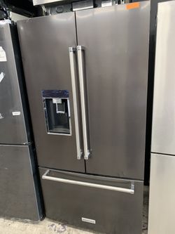 Kitchen aid French door in black stainless counter depth floor model