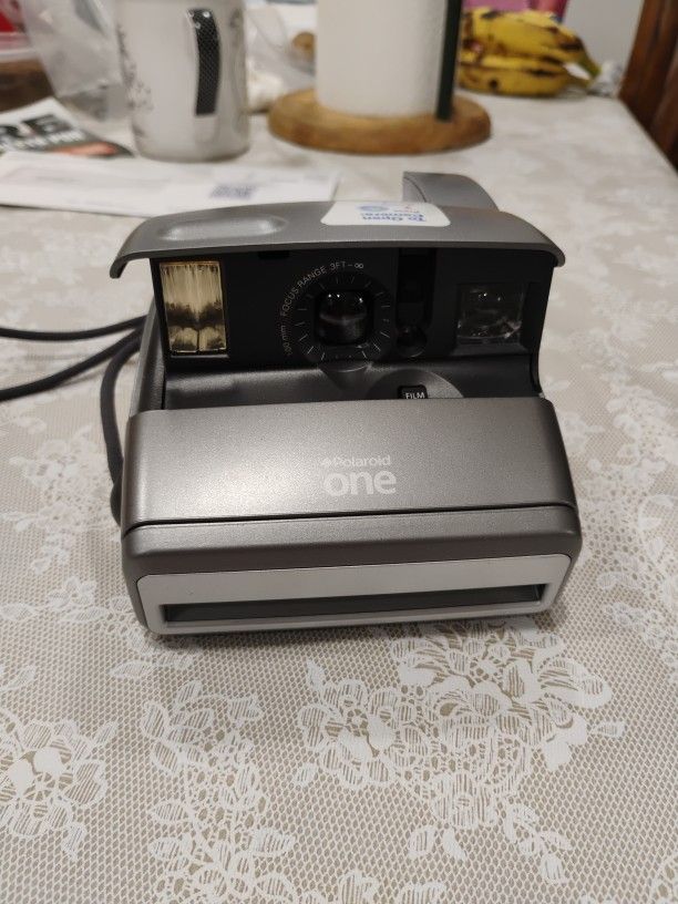 Polaroid One Silver Grey Collapsible 600 Film Vintage Instant Camera - UNTESTED-