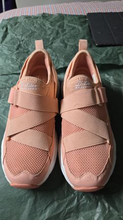 Skechers Women Salmon Sneakers