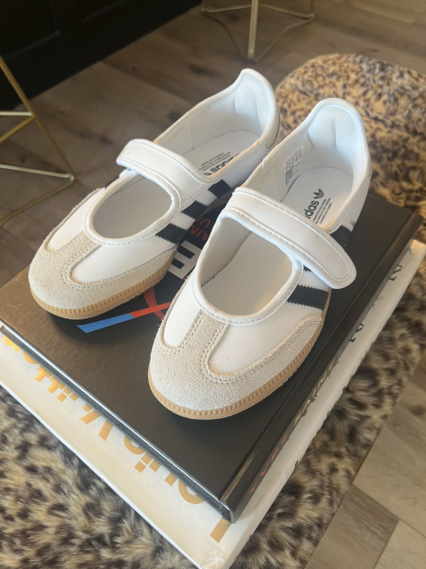 🖤 Authentic Adidas Sambas 🖤 Women’s 6.5