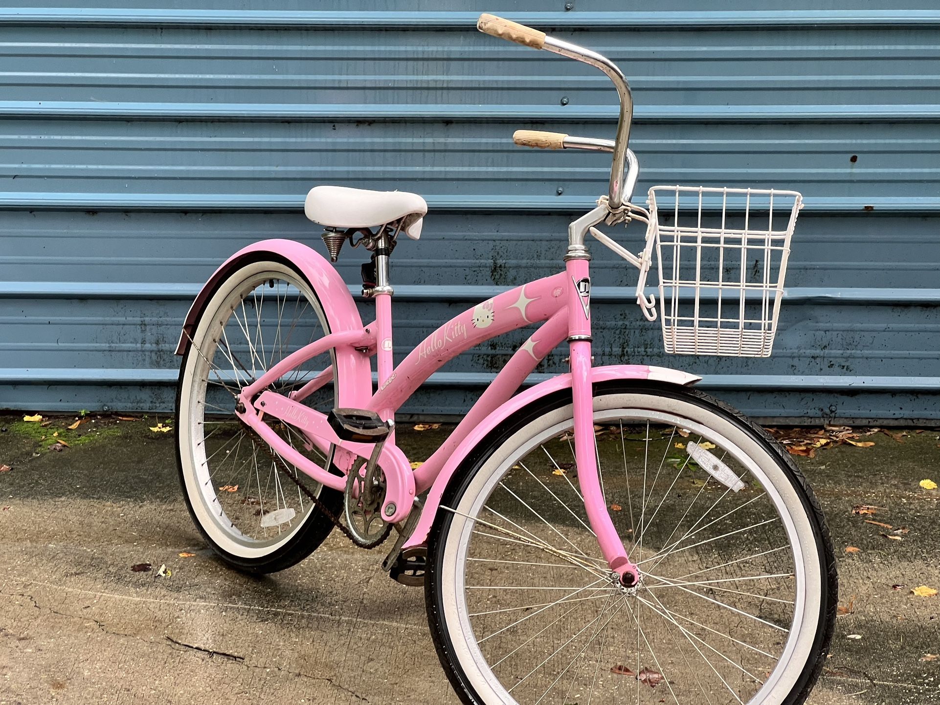 Nirve 24” Hello kitty Beach Cruiser