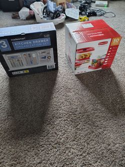 2 new in the package storage containers / organizer
