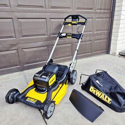 DeWALT 20V XR Push Lawn Mower