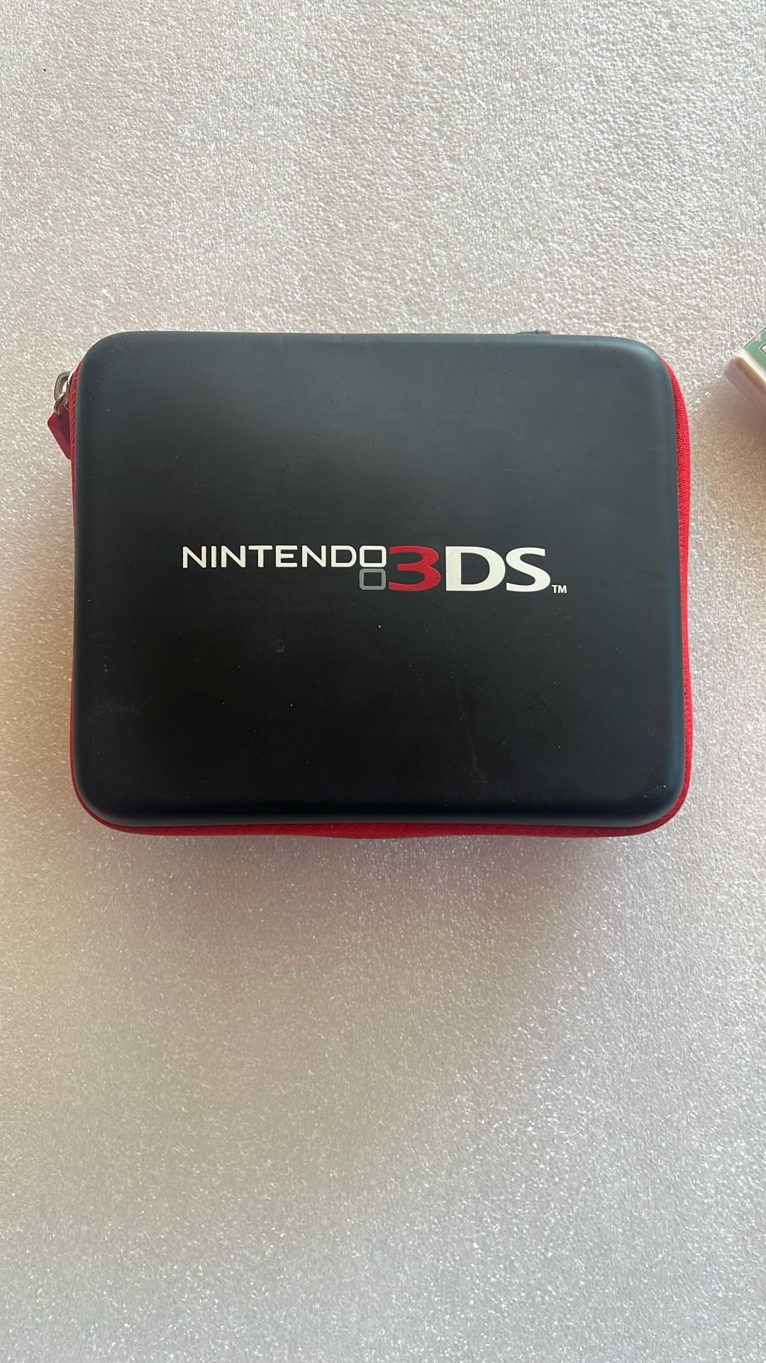 Nintendo 3DS XL, Case & 2 Games