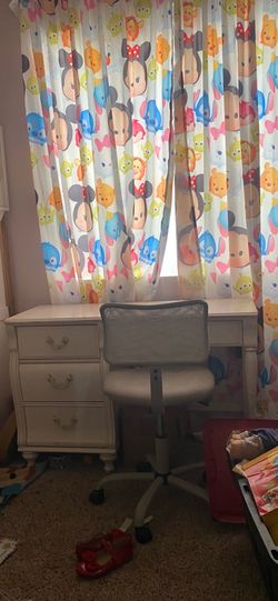 Kids desk and chair