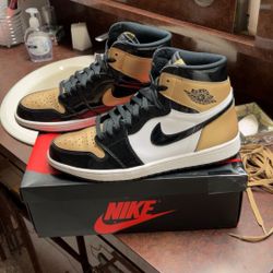 Jordan 1,s Gold Toe 