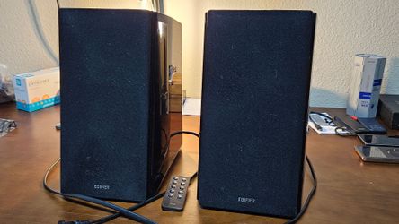 Edifier R2000DB powered speakers