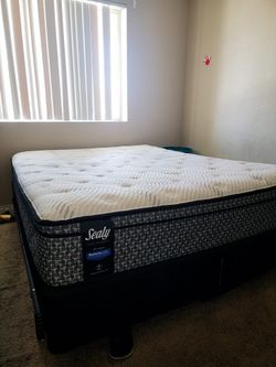 Colchón Queen En Muy Buen estado