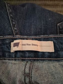 Levi's Mid Rise Skinny Jeans