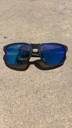 Oakley Holbrook polarized sunglasses