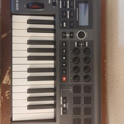 Novation Impulse 25 MIDI USB Keyboard 