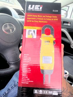 UEI DL220 Clamp Meter