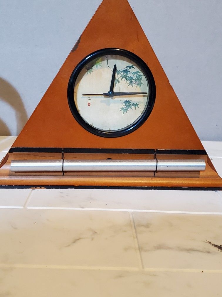 2 Clocks