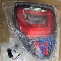 2013 - 2016 gmc acadia right tail light