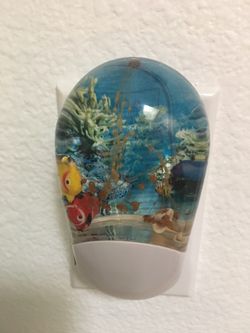 Aquarium automatic night light
