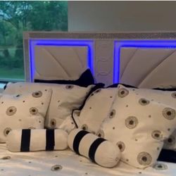 All Wood Bedroom Set In Stock For Fast Delivery 