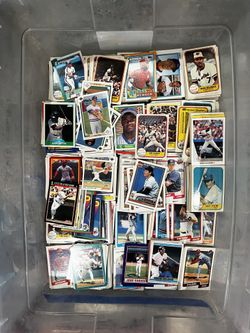 Big Lot Of Baseball Cards