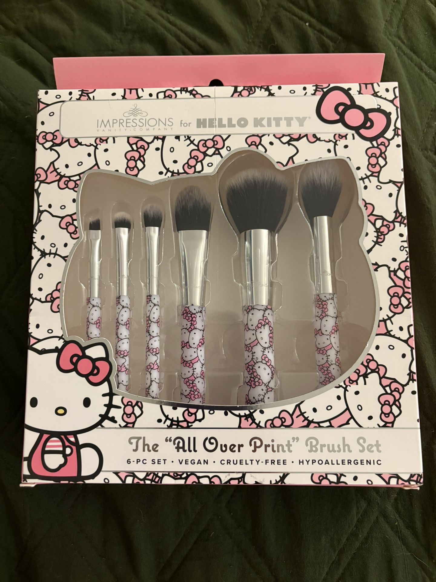 Hello Kitty Supercute Signature 6 PCs Makeup Brush Set