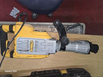 DEWALT Corded Electric Demolition Hammer