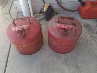 VINTAGE EAGLE GAS CANS