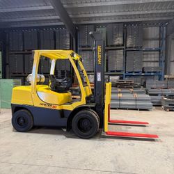 2017 Hyster 8,000 lbs capacity forklift