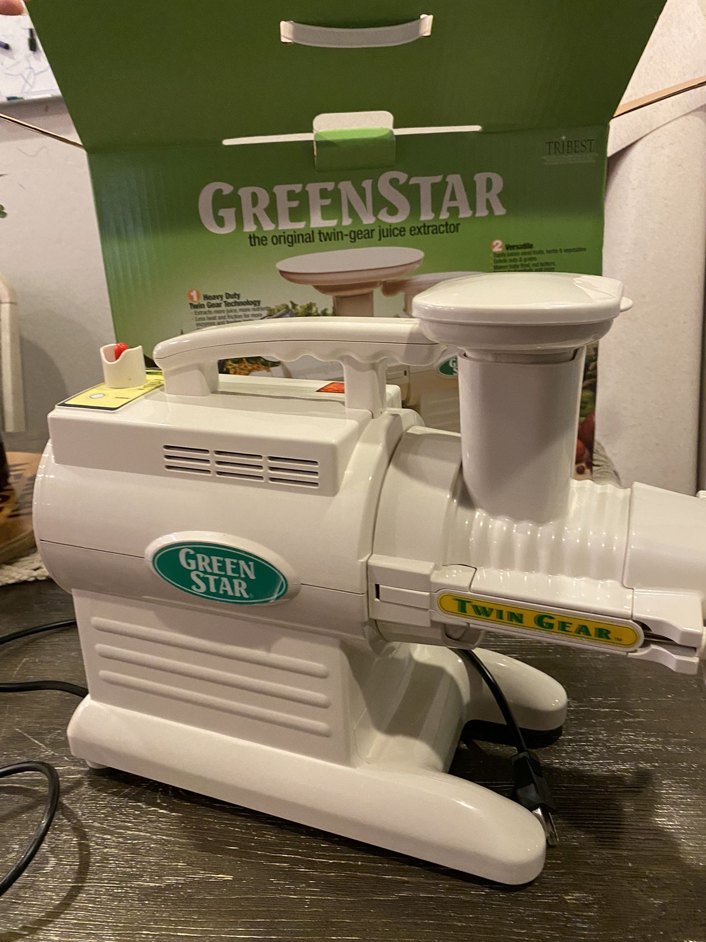 Greenstar Twin-Gear Juicer (Tribest) – Excellent Condition