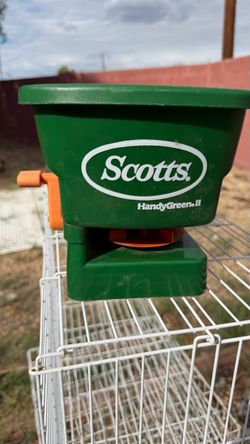 Fertilizer spreader