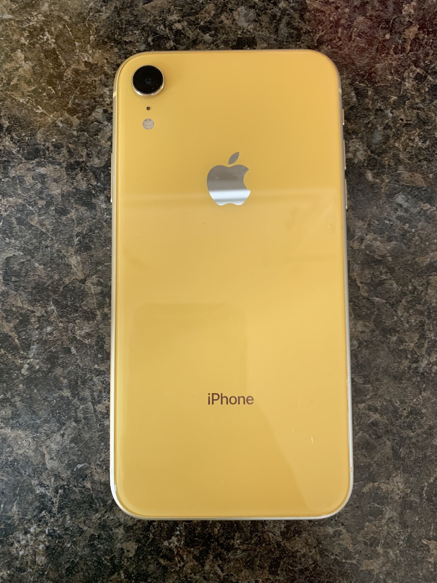 Sprint/T-Mobile Apple iPhone XR 64 GB yellow