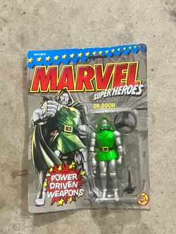 Vintage 1993 Marvel Super Heroes Dr Doom ToyBiz Action Figure MOC