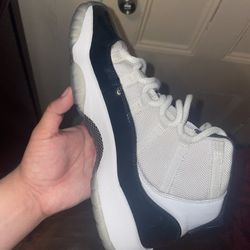 Air Jordan Retro 11 “concord” Size 7