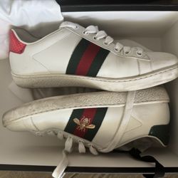 Kids Size 4 Gucci Shoes 