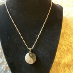 Silver Chain With Black & White Pendant 