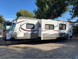 2014 hide out 28foot ready to go
