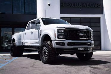 2025 Ford F450 Super Duty Crew Cab
