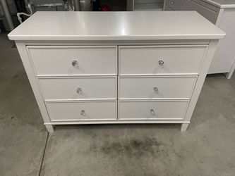 White 6-Drawer Dresser