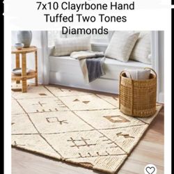 Brand New  7 X 10 Clayrbone Hand Tuffed Two Tones Diamonds 