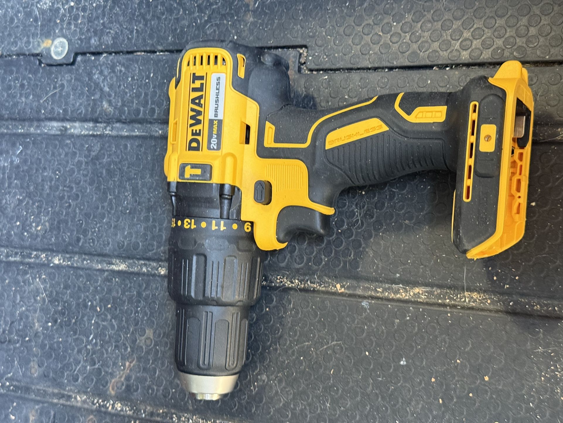 Dewalt 20v Max Brushless Hammer Drill