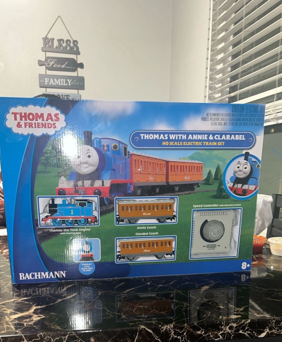 Thomas and Friends Bachmann Ho Scale Electric Train Set Thomas With Annie and Clarabel